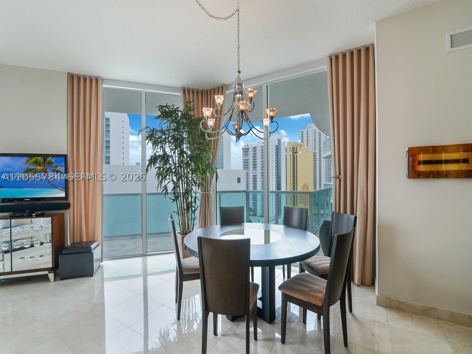 image St Tropez Sunny Isles13