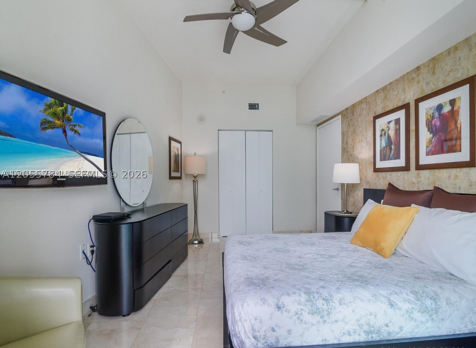 image St Tropez Sunny Isles1