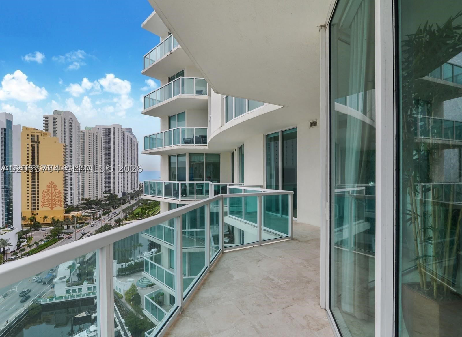 image St Tropez Sunny Isles19