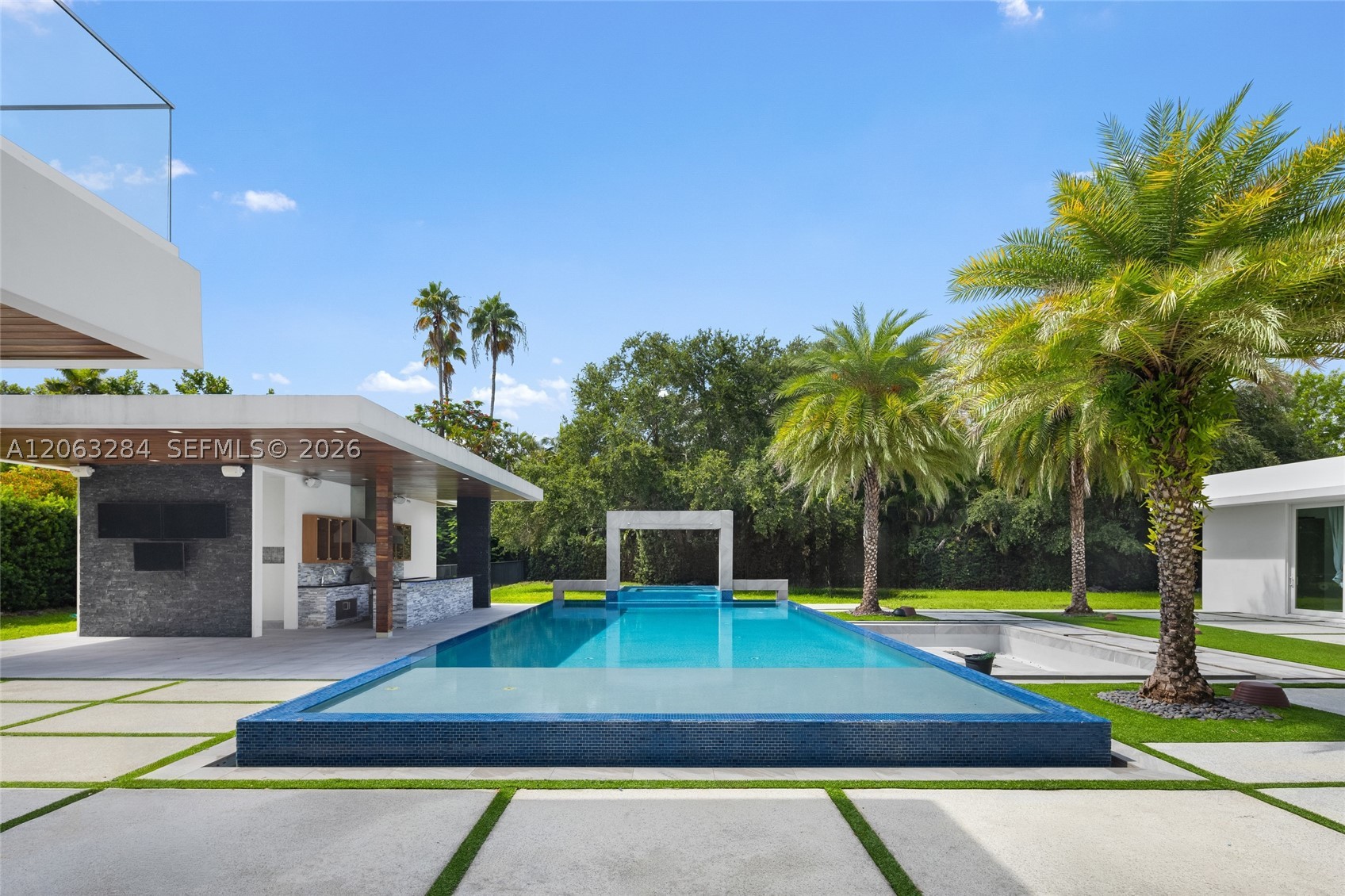 6300 Moss Rnch Rd Pinecrest, FL 33156