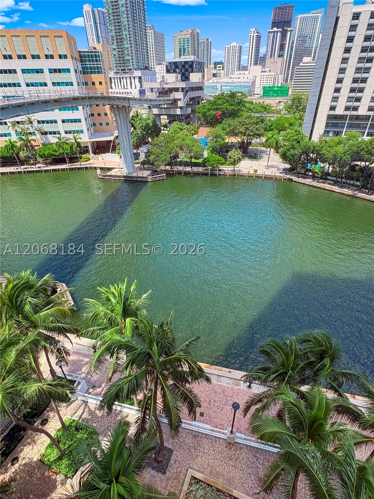 image Brickell on the River North16