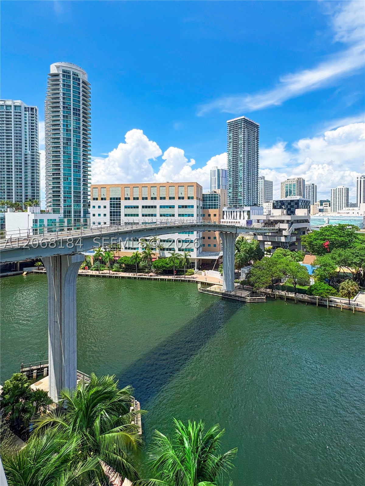 image Brickell on the River North17