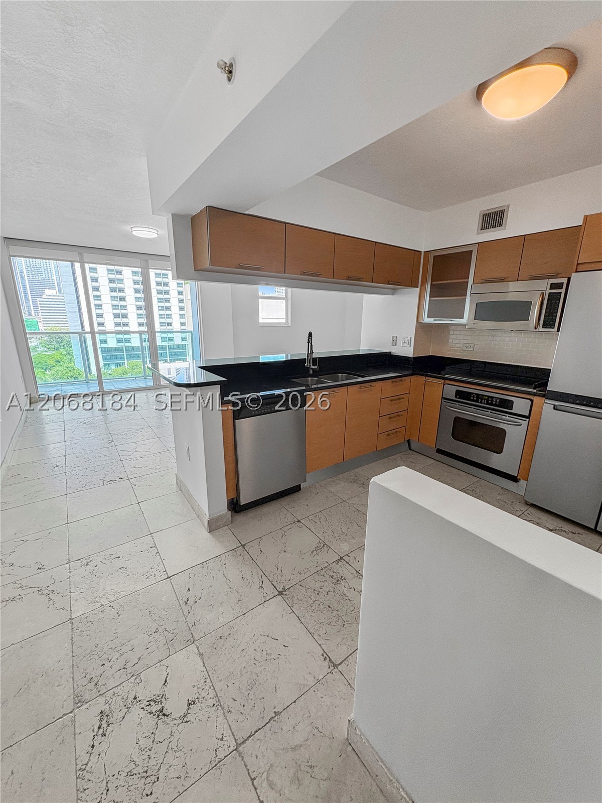 image Brickell on the River North1