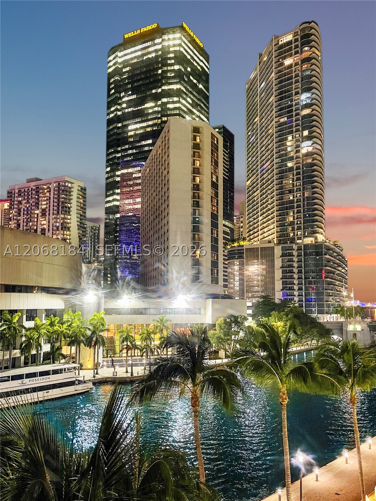 image Brickell on the River North26