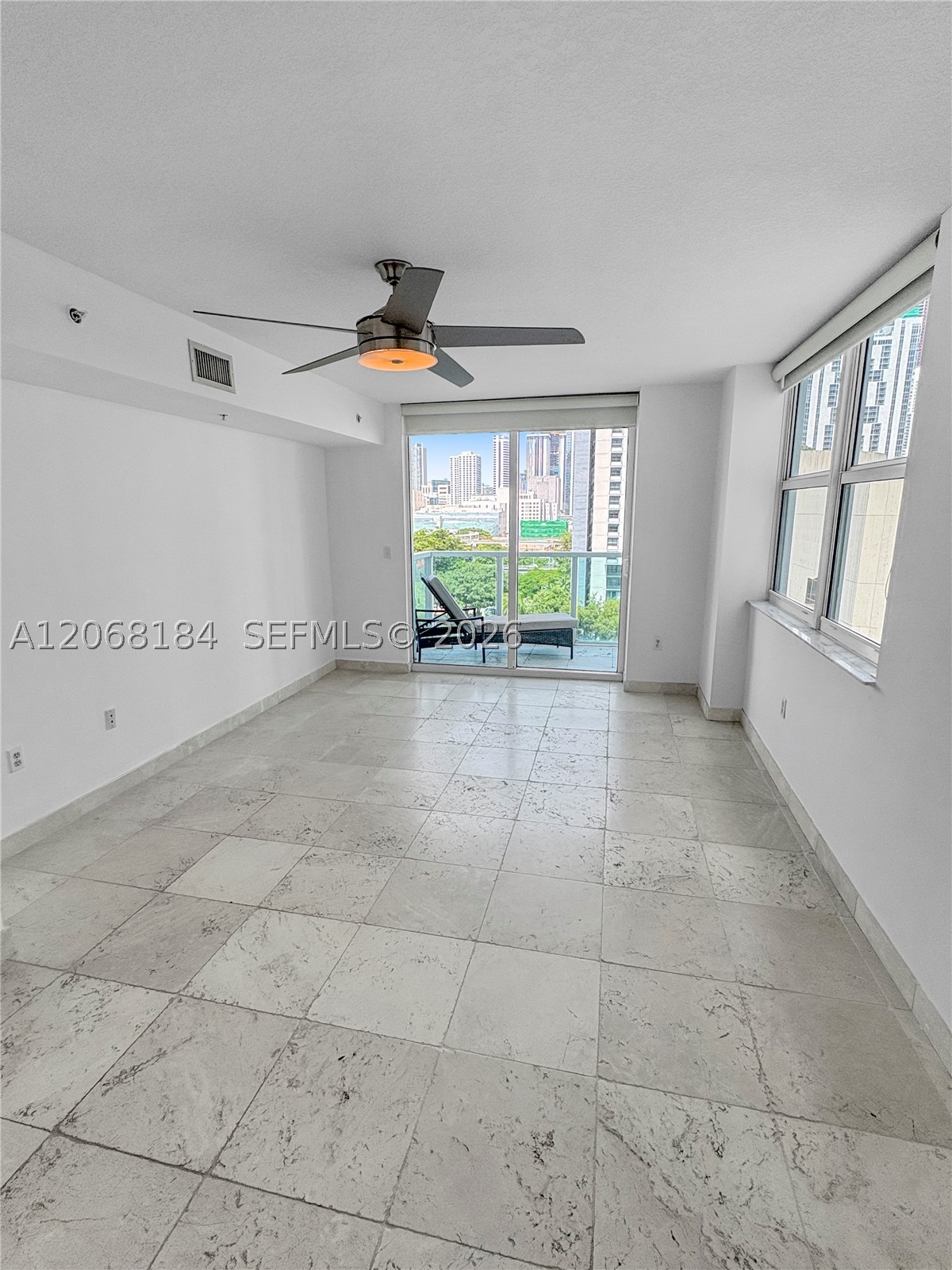 image Brickell on the River North6