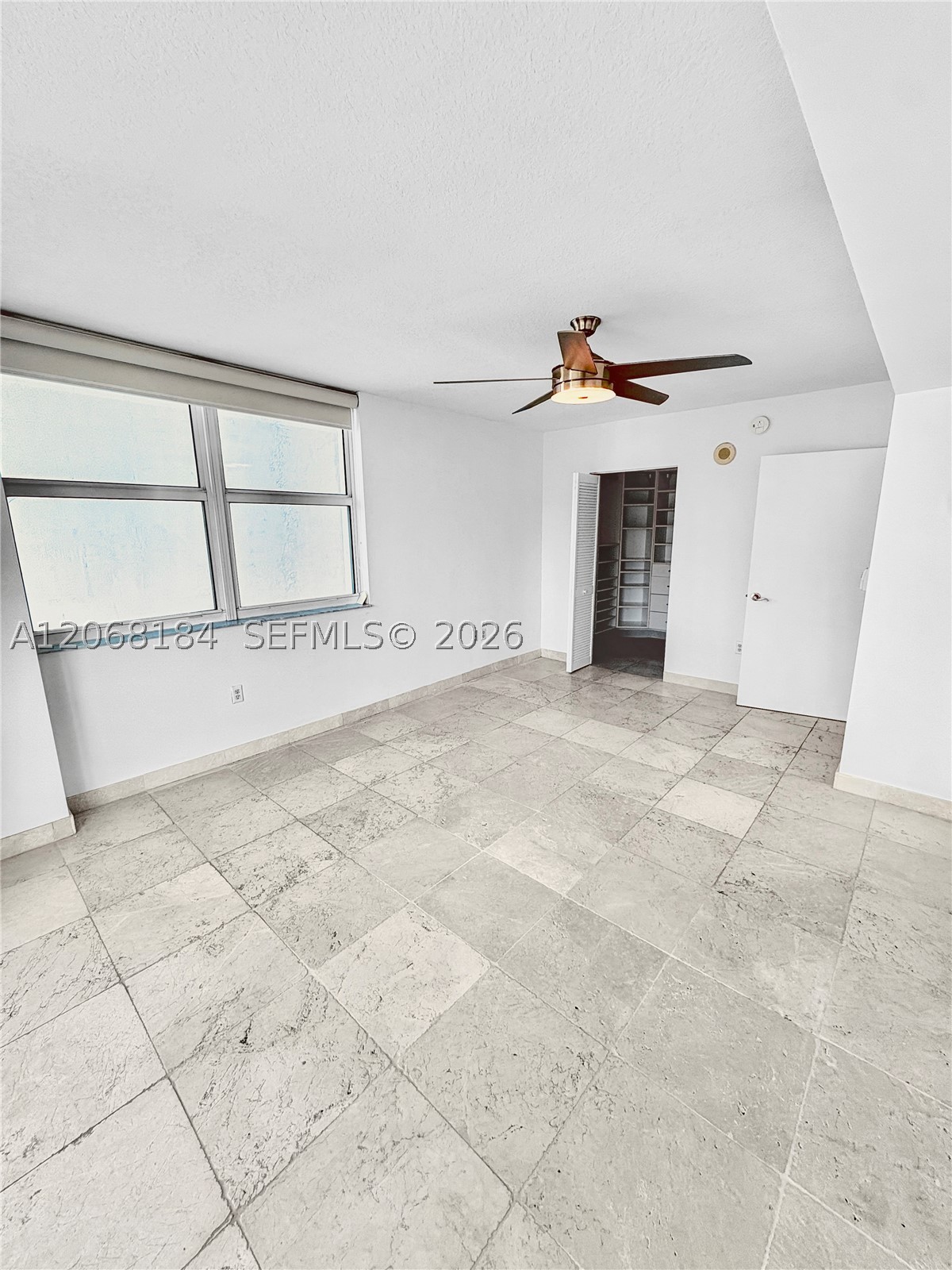 image Brickell on the River North7