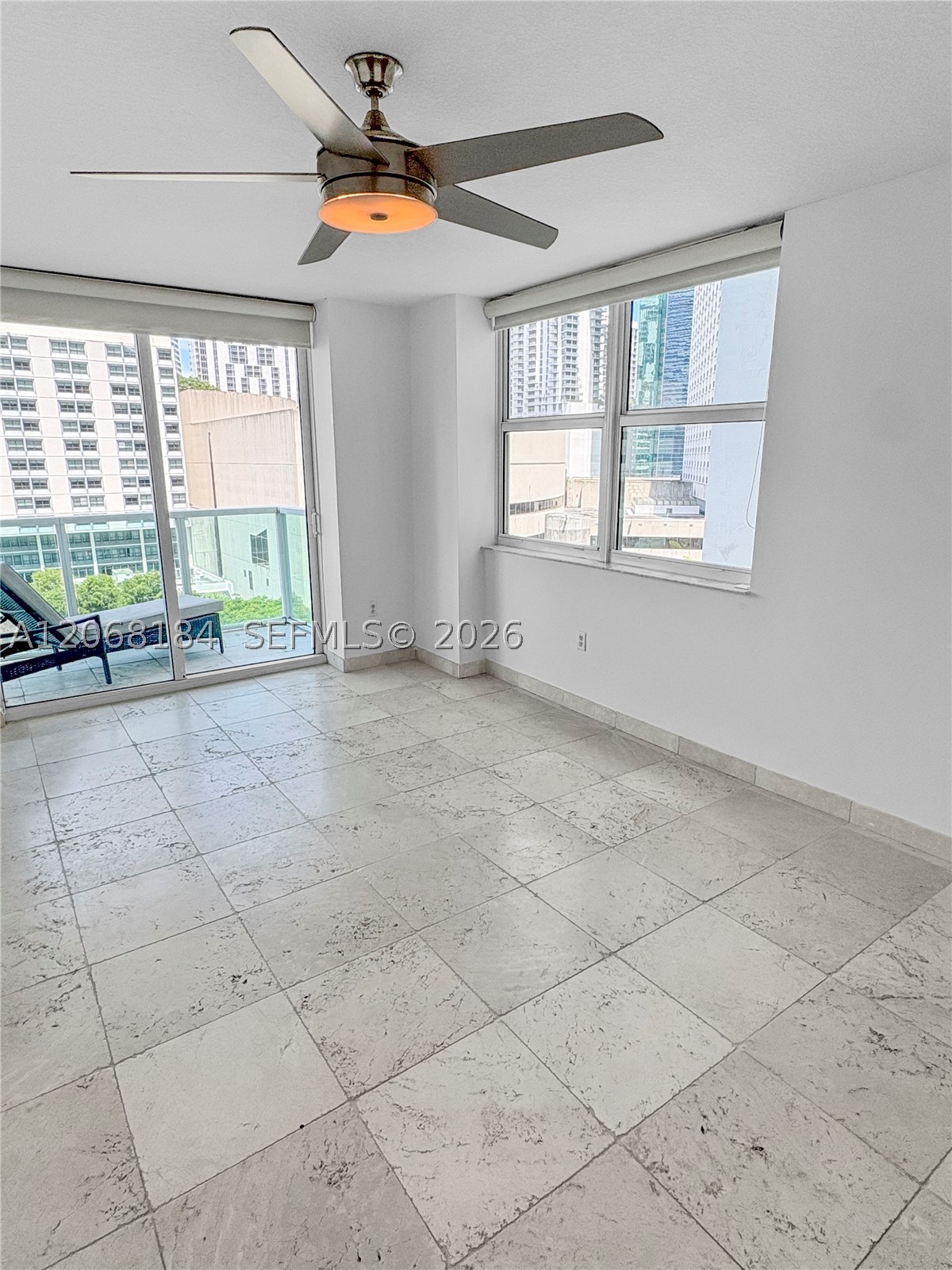 image Brickell on the River North8