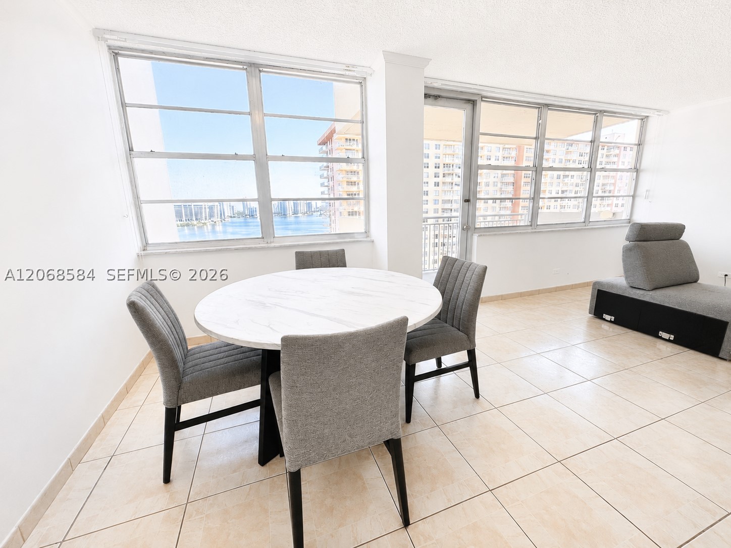 image Winston Towers 1006