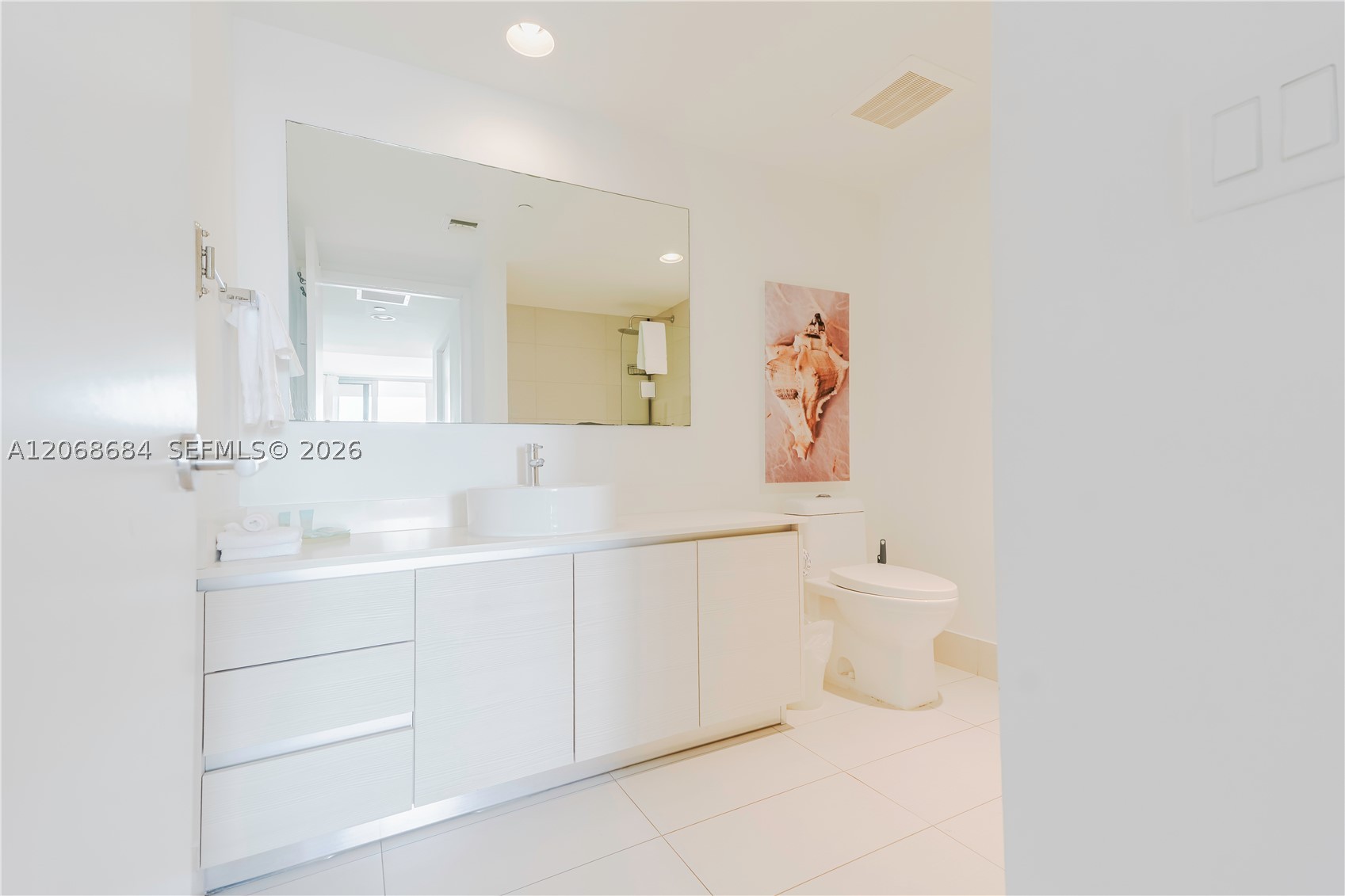image Beachwalk Condominium9