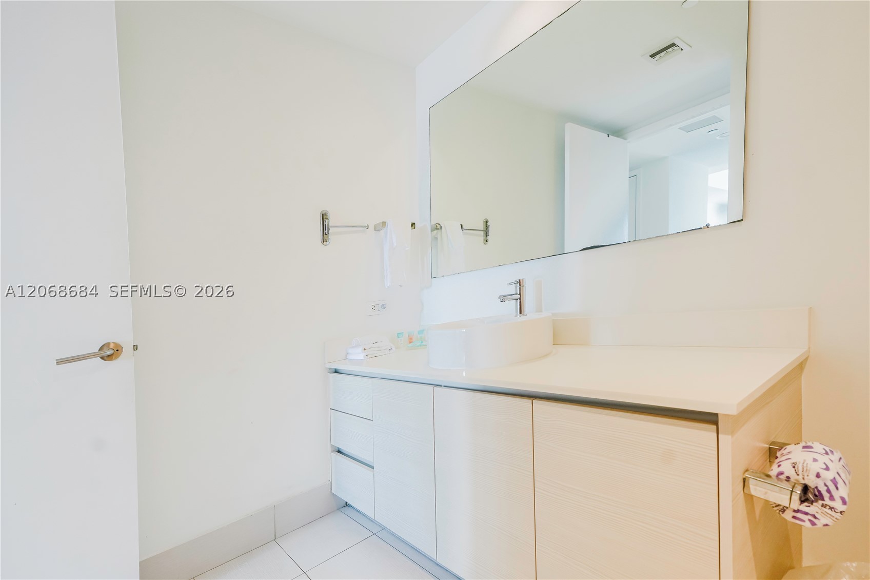image Beachwalk Condominium11