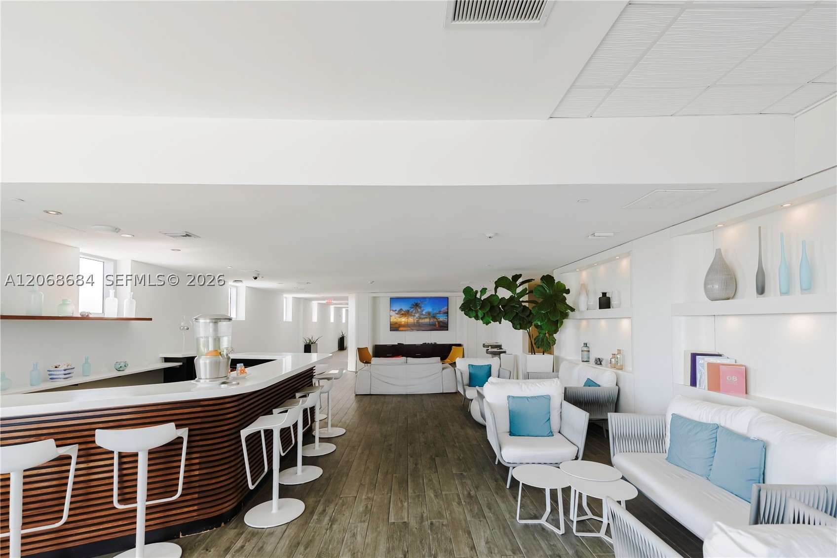 image Beachwalk Condominium18