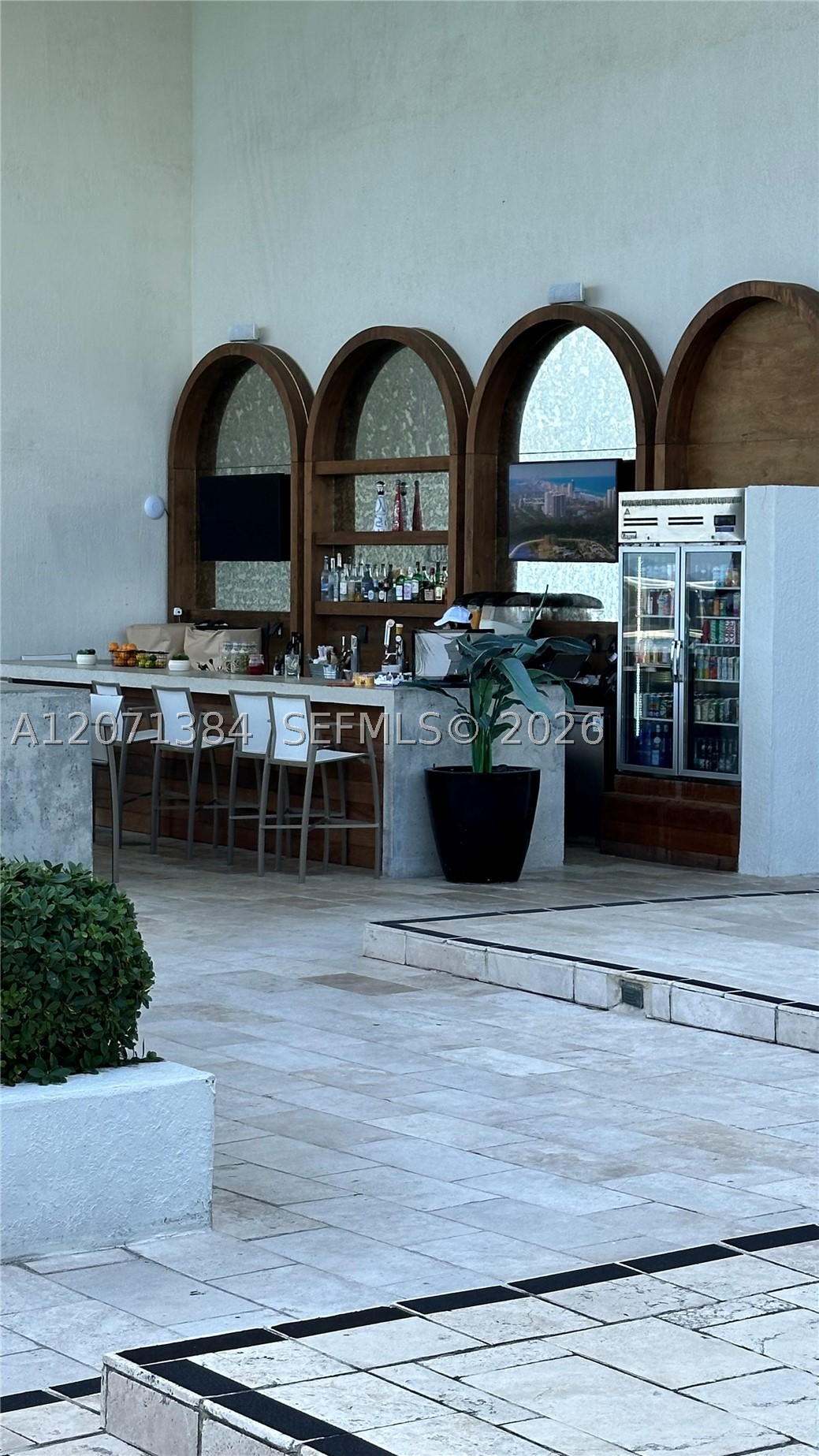 image Beach Club 219