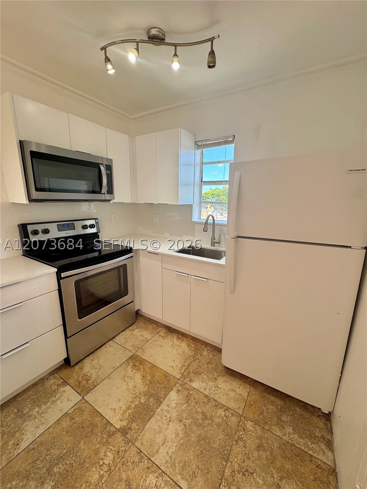 1020 SW 7th Th #9