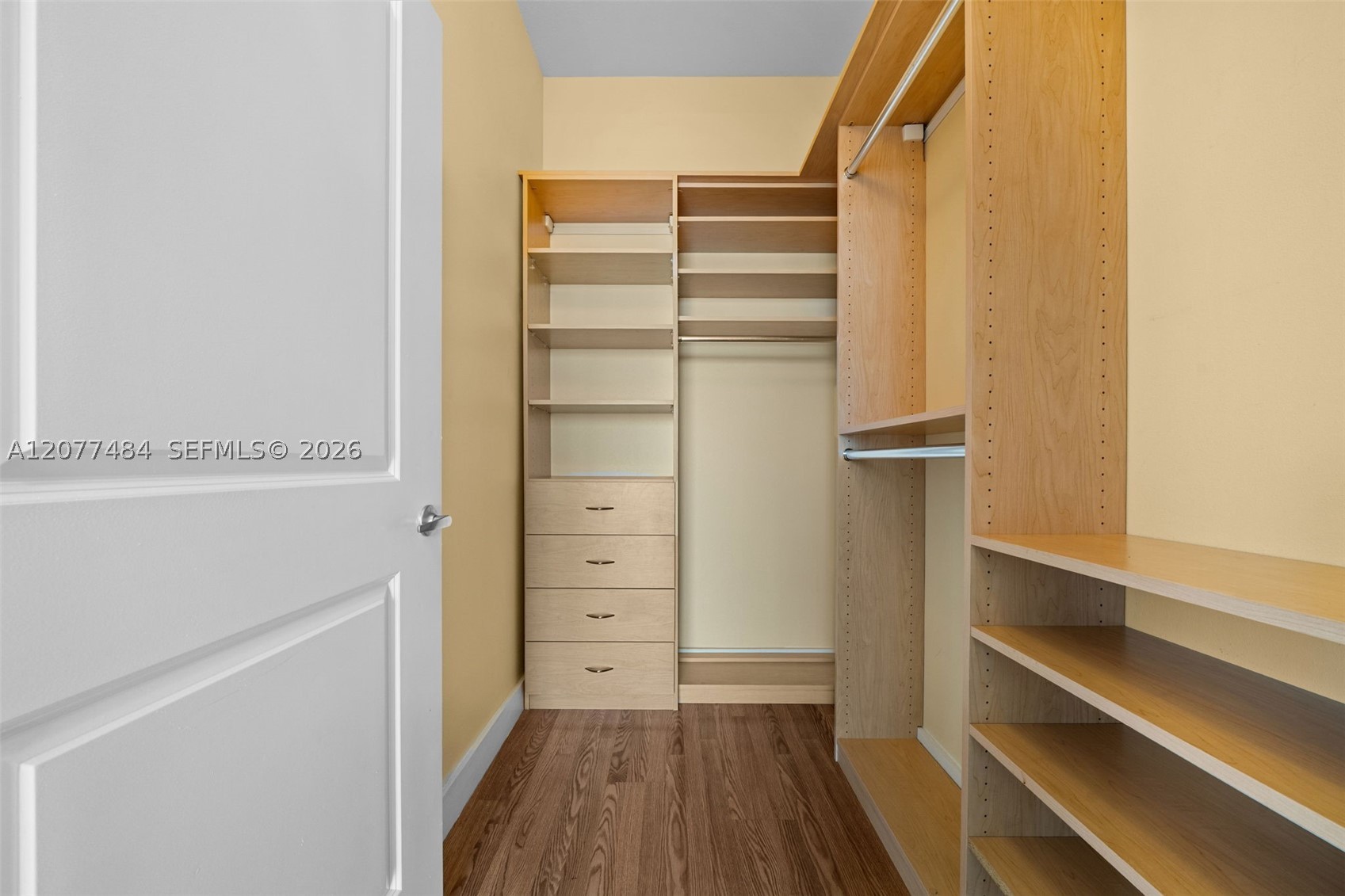 10 Aragon Ave #1601 Coral Gables, FL 33134