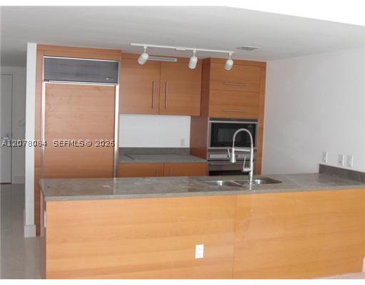 image Icon Brickell I1