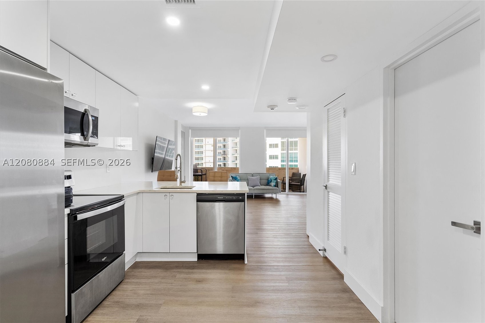 10275 Collins Ave #PH 1502 Bal Harbour, FL 33154