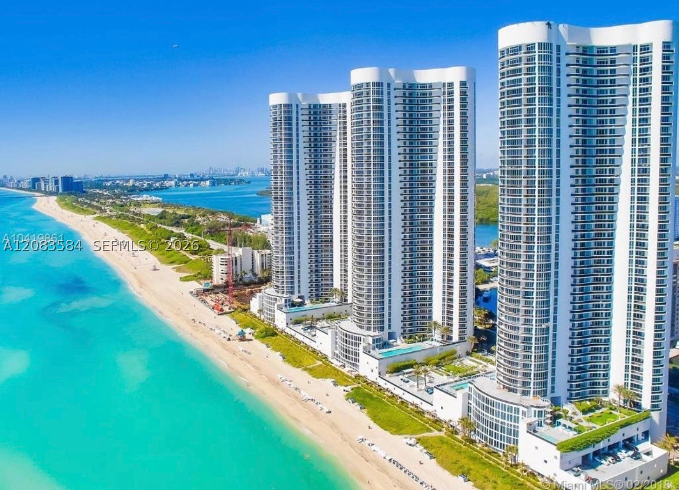 15811 Collins Ave #2305