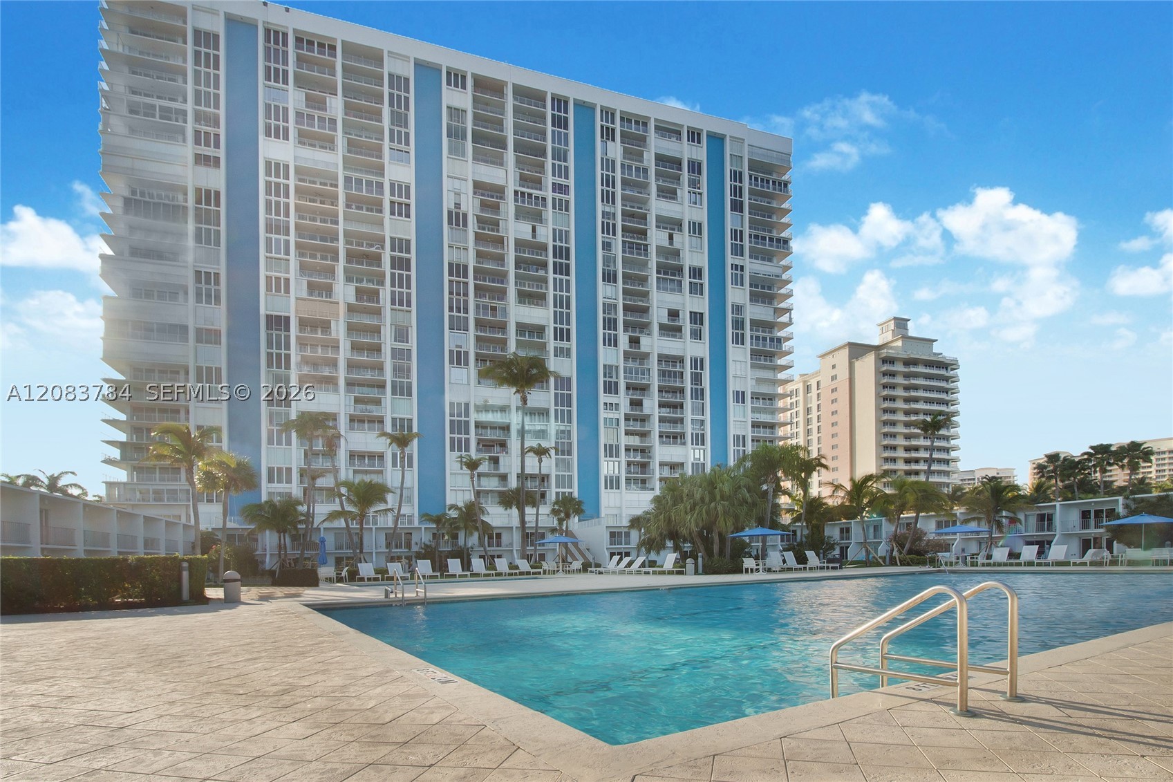 881 Ocean Dr #25E