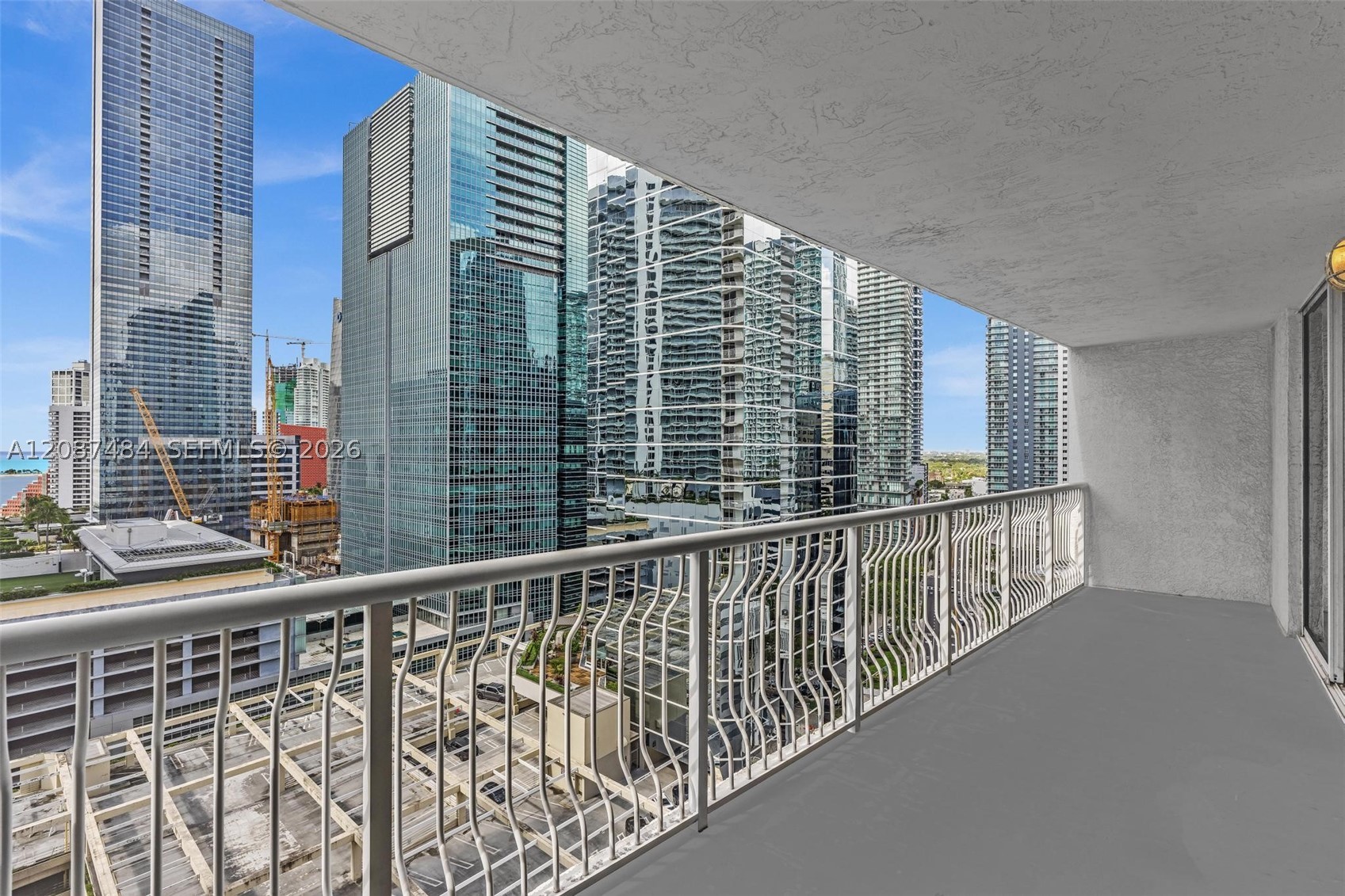 image The Club at Brickell Bay31