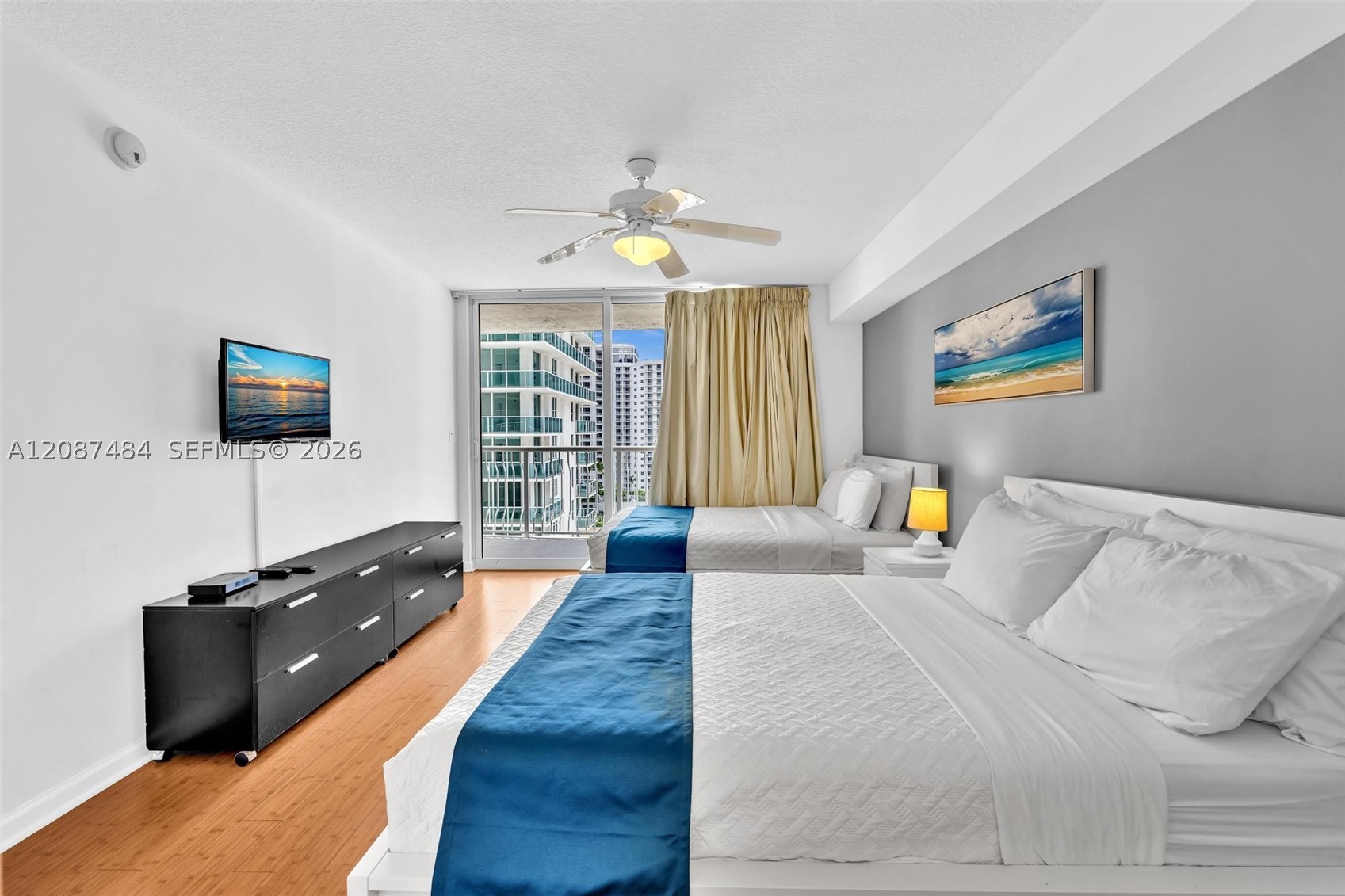 image The Club at Brickell Bay40