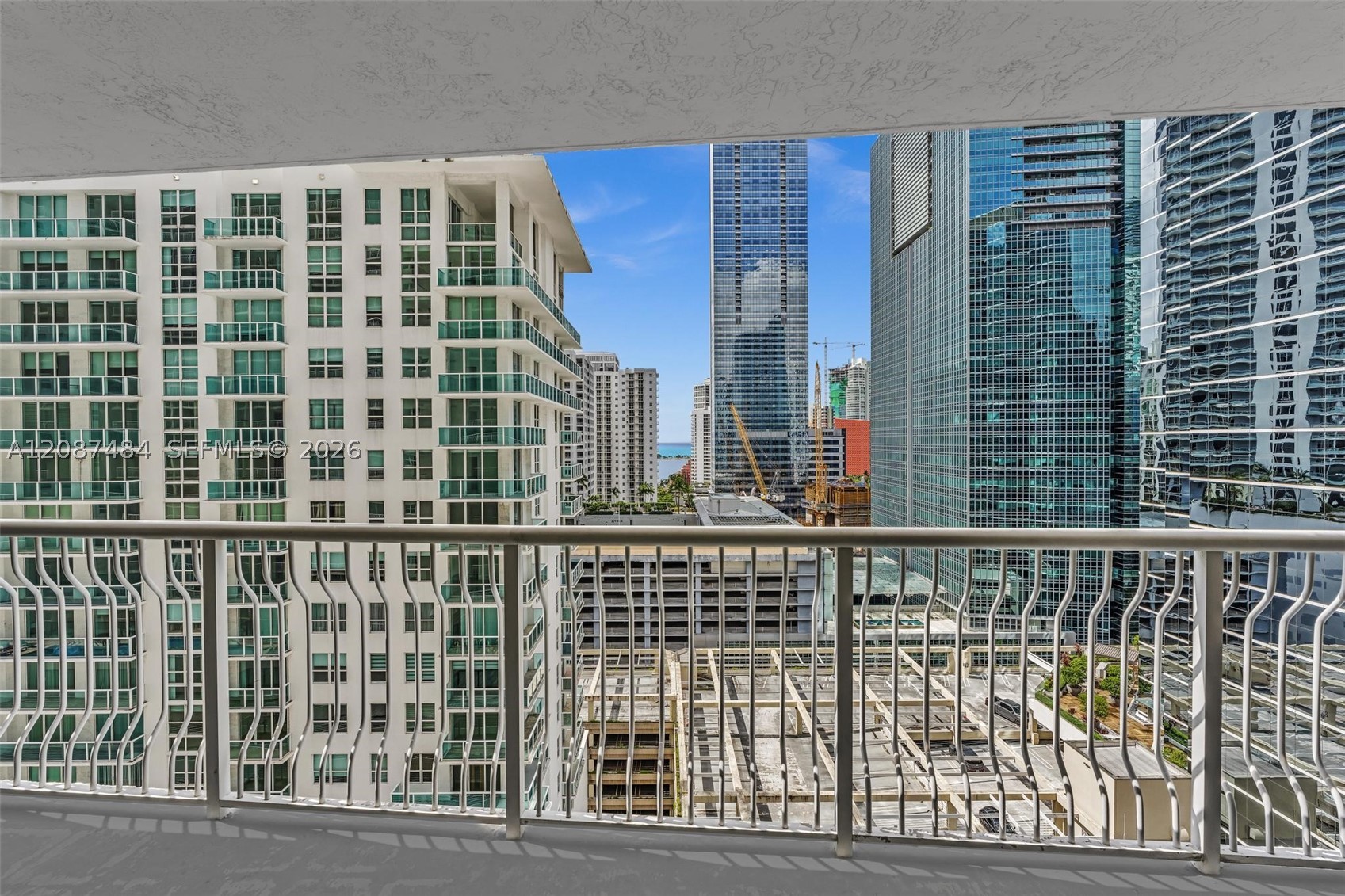 image The Club at Brickell Bay41