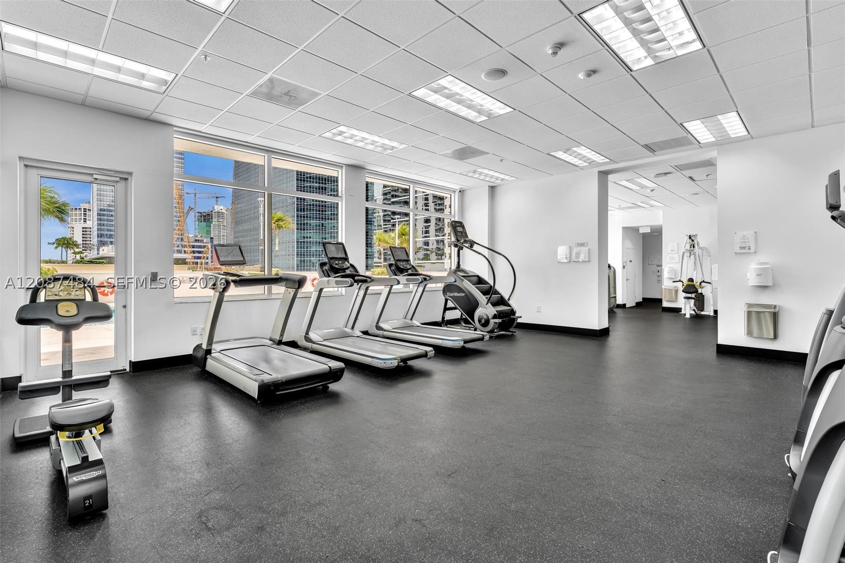 image The Club at Brickell Bay51