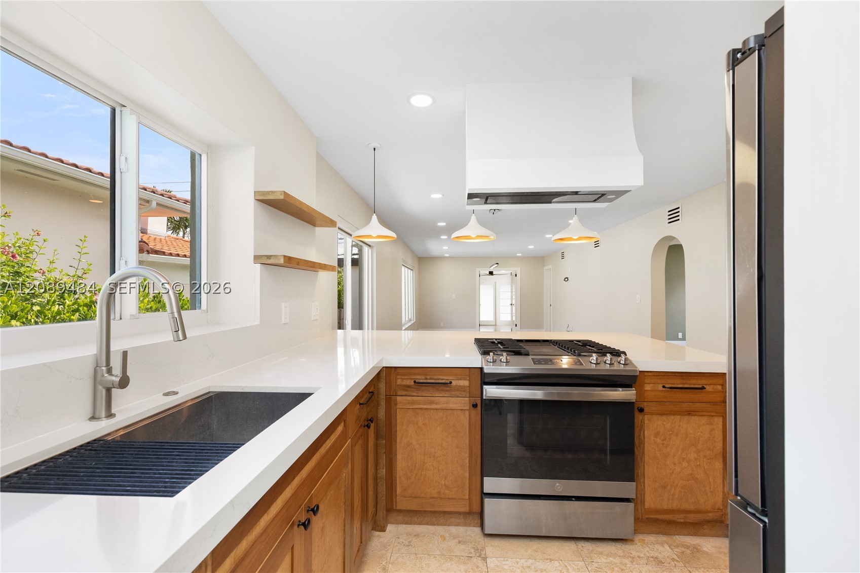 8934 Hawthorne Ave Surfside, FL 33154