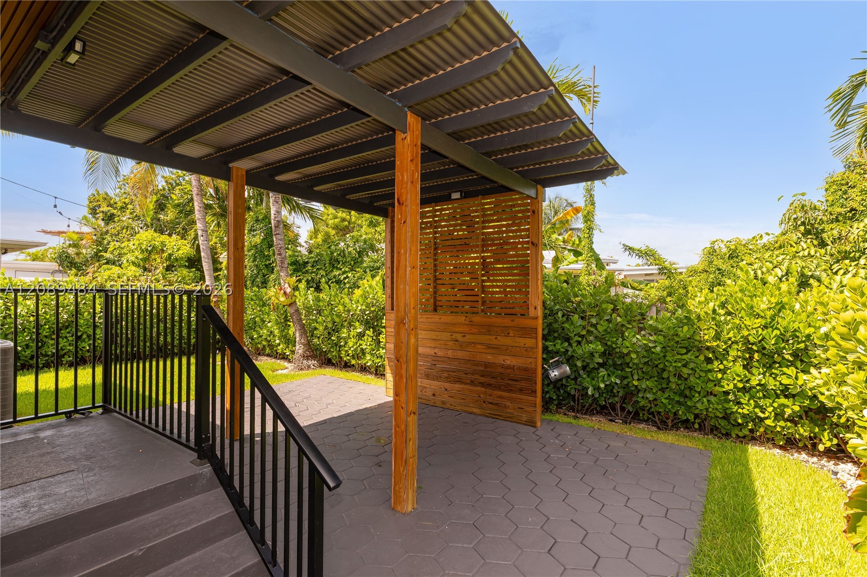 8934 Hawthorne Ave Surfside, FL 33154