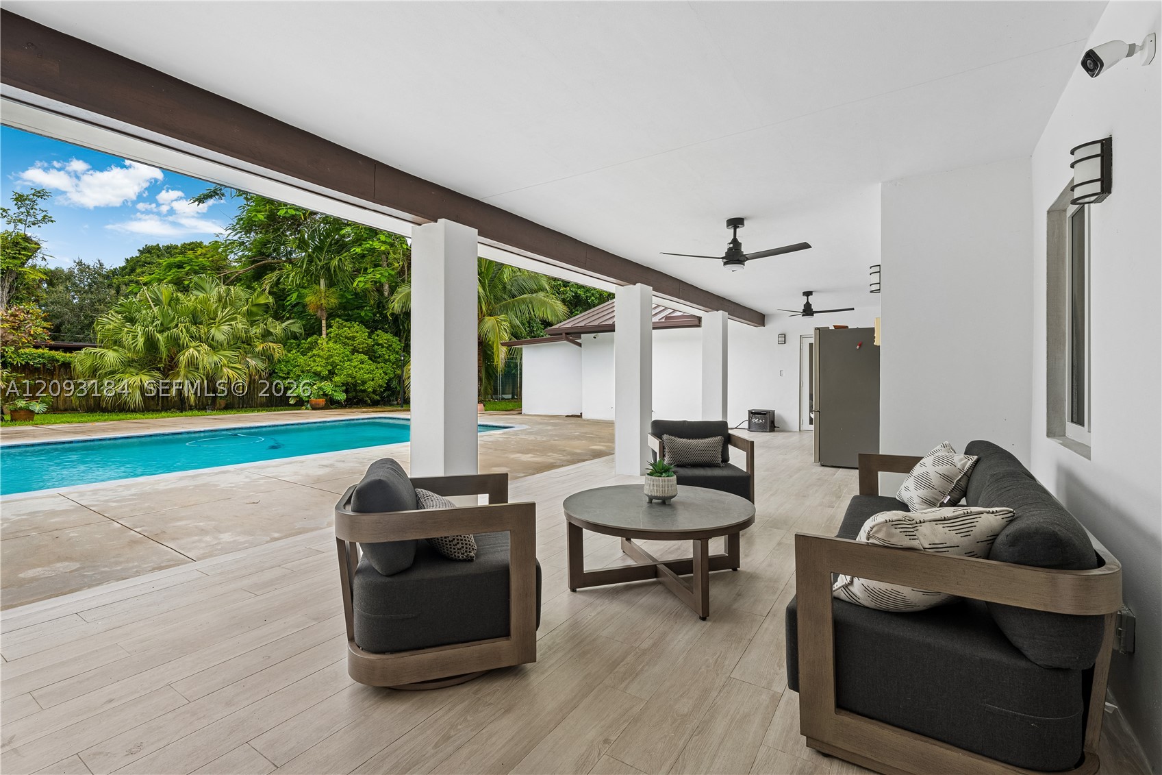 8700 SW 97th Ter Miami, FL 33176