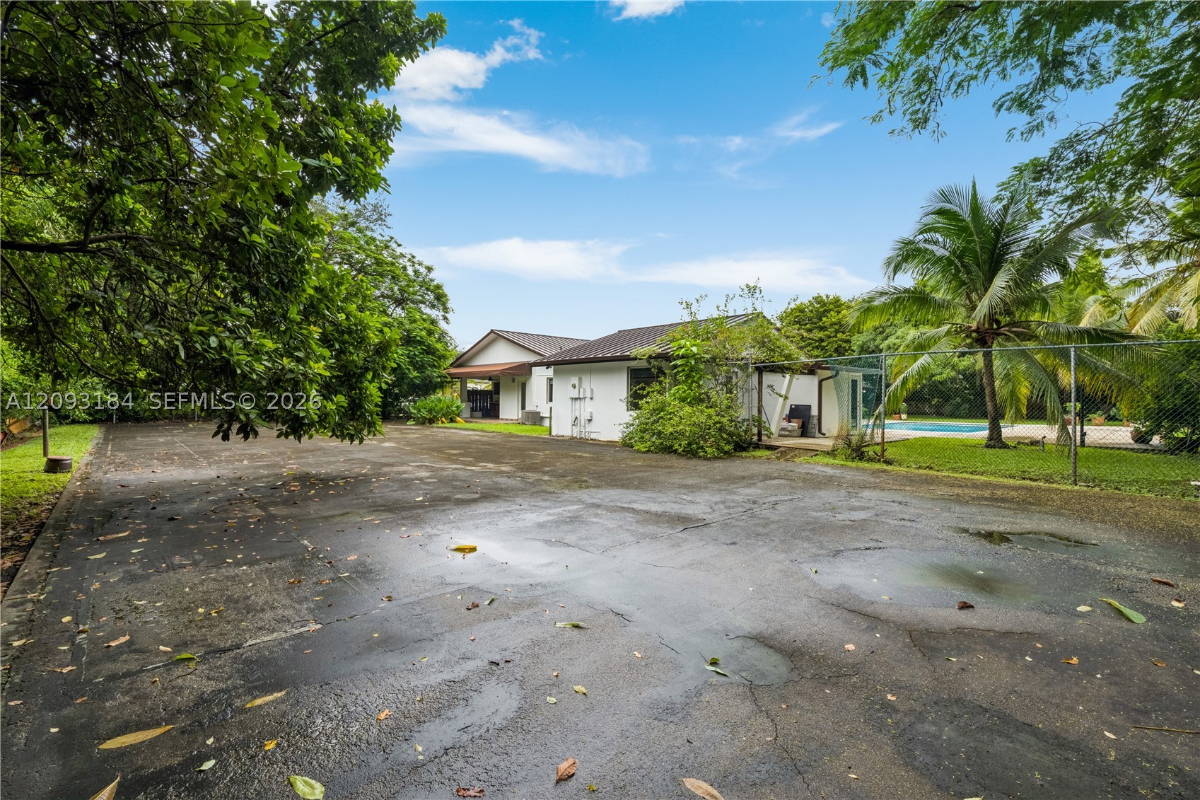 8700 SW 97th Ter Miami, FL 33176