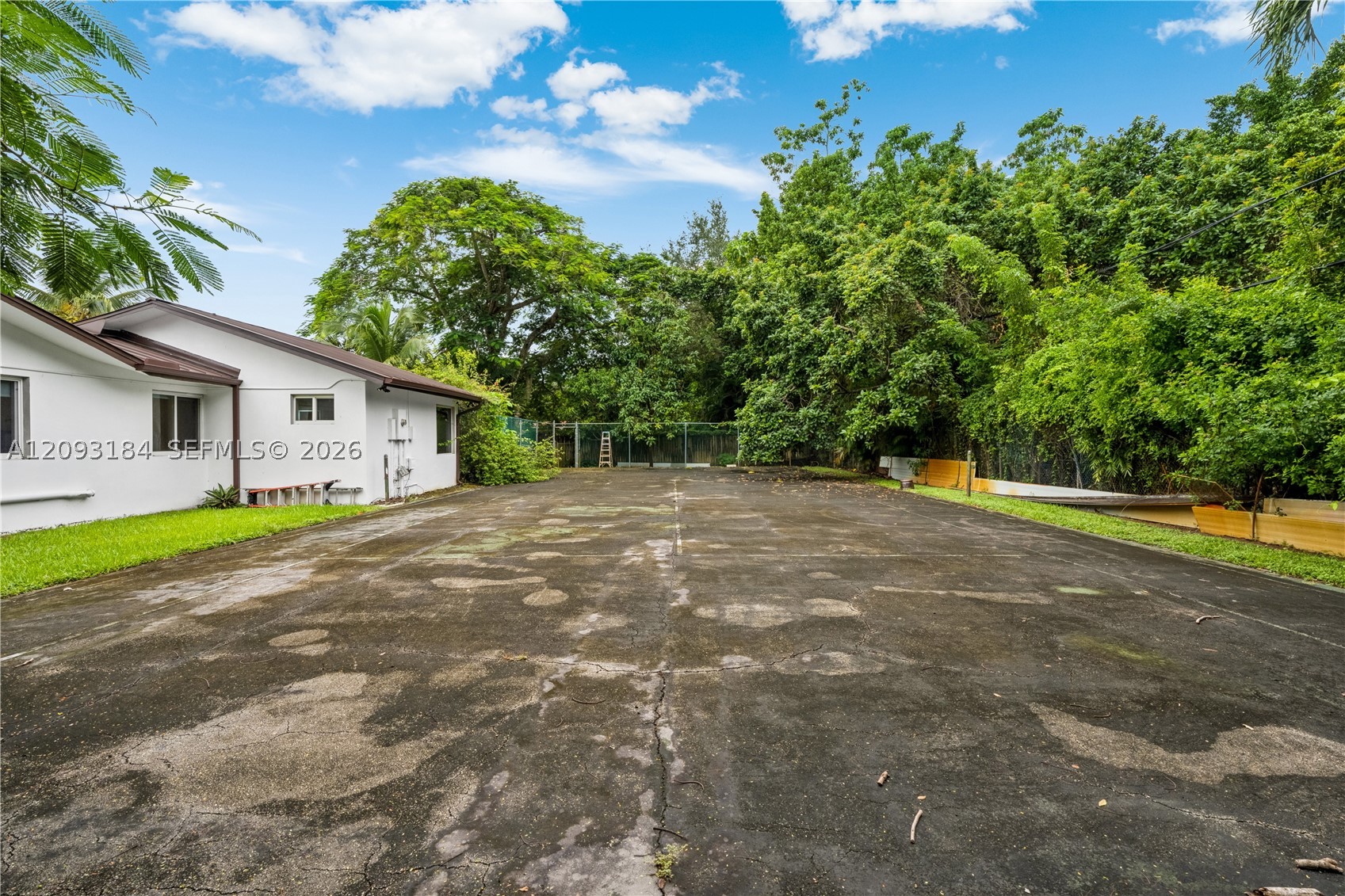 8700 SW 97th Ter Miami, FL 33176