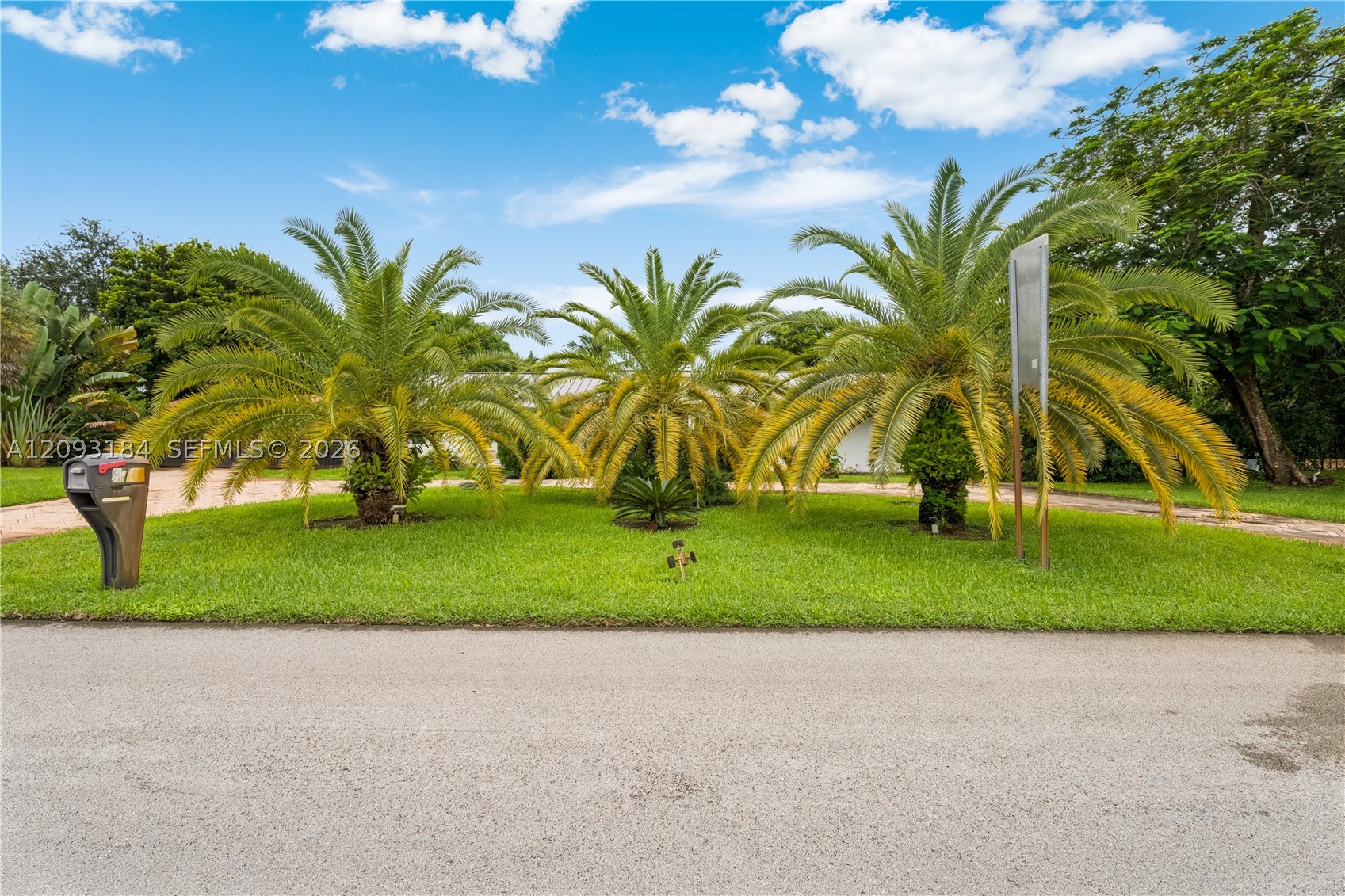 8700 SW 97th Ter Miami, FL 33176