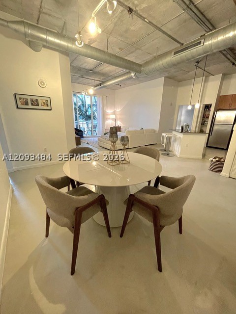image Cite on the Bay West3