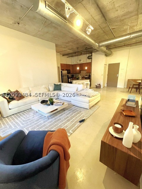image Cite on the Bay West7