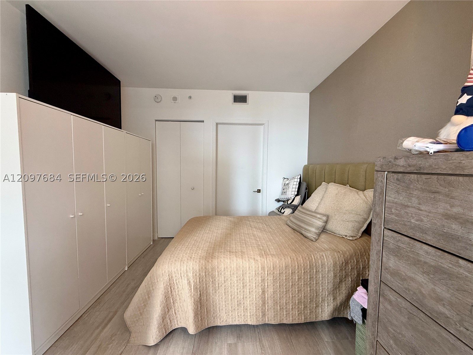image Brickell Heights East11