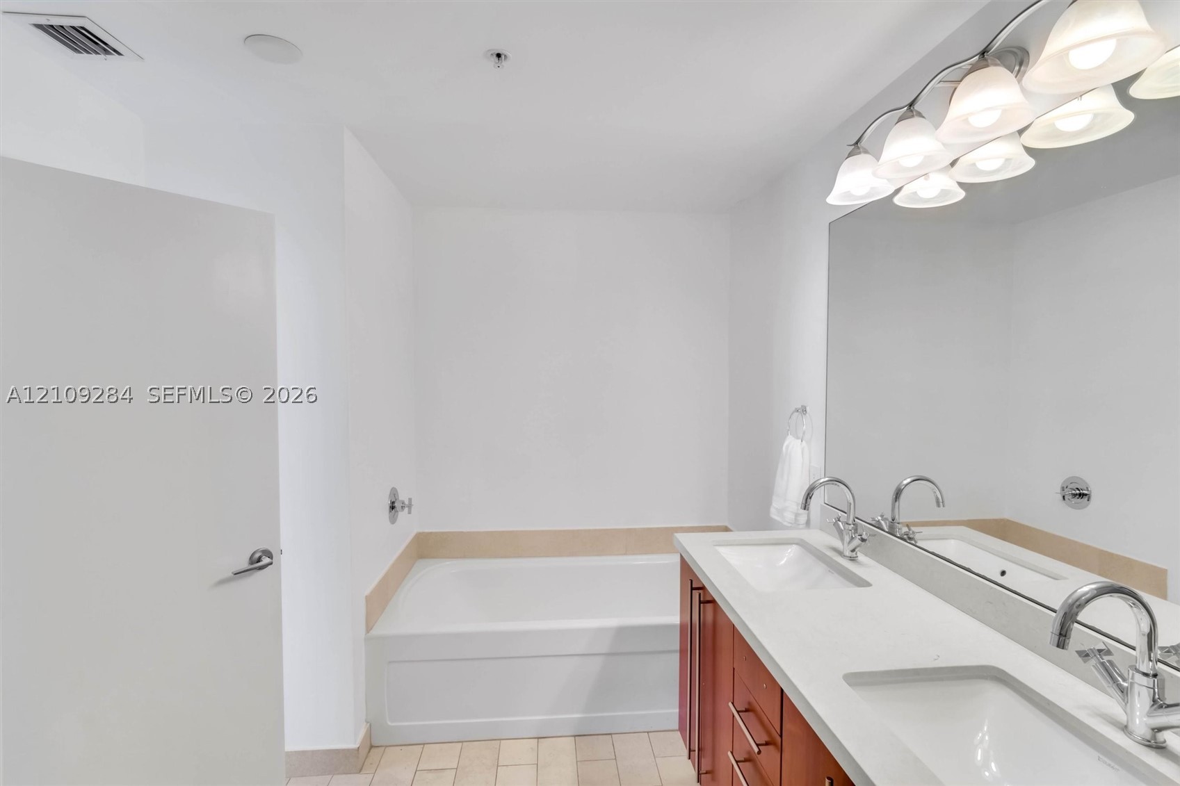 79 SW 12th St #1210 Miami, FL 33130