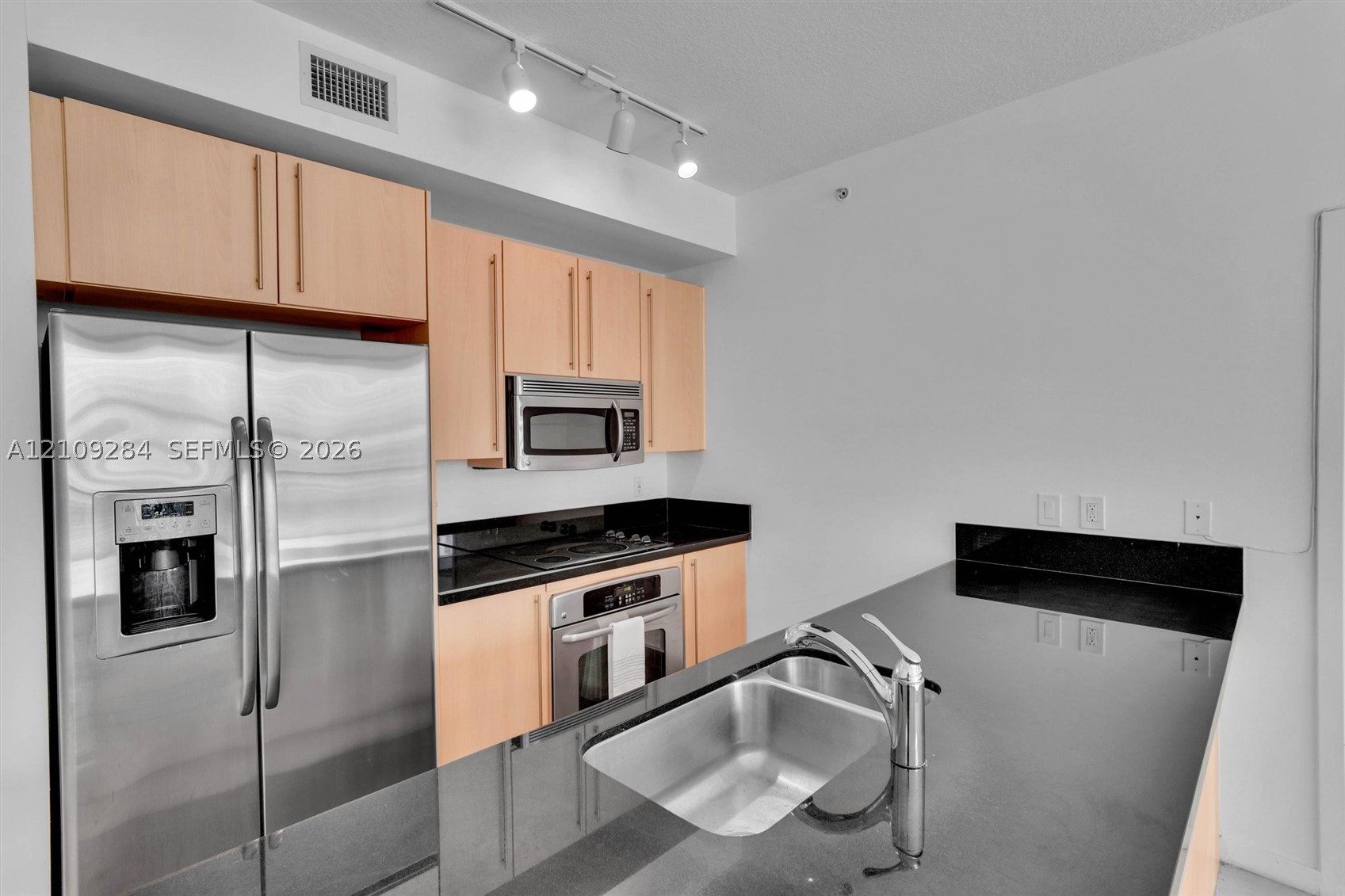 79 SW 12th St #1210 Miami, FL 33130