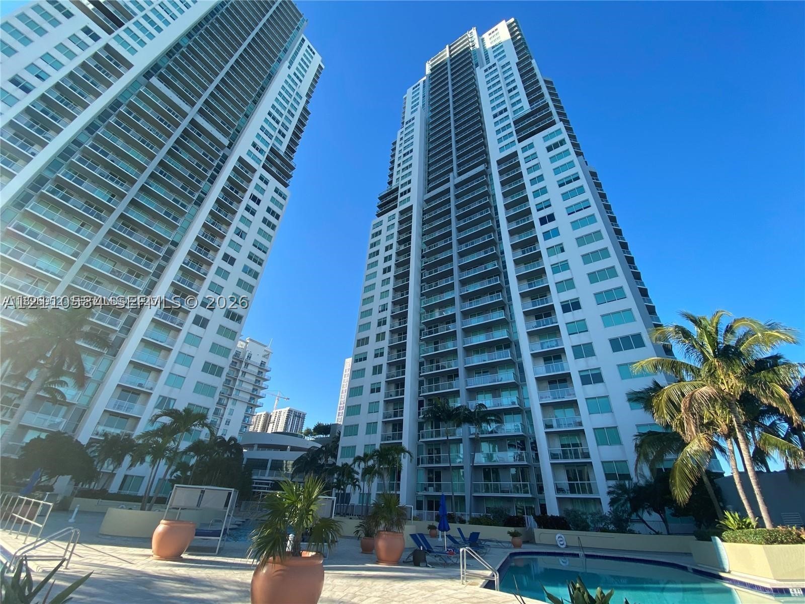 244 Biscayne Blvd #3708