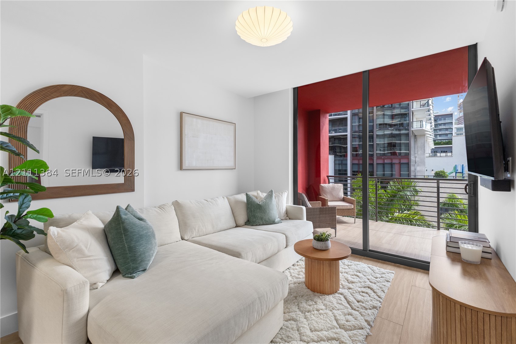 90 NE 32nd St #504