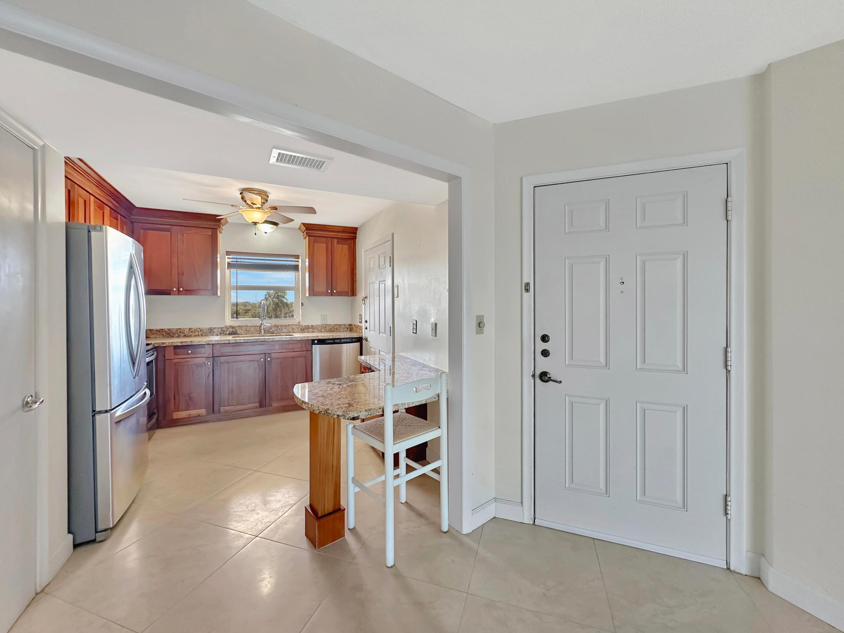 501 Lake Shr #505 West Palm Beach, FL 33403