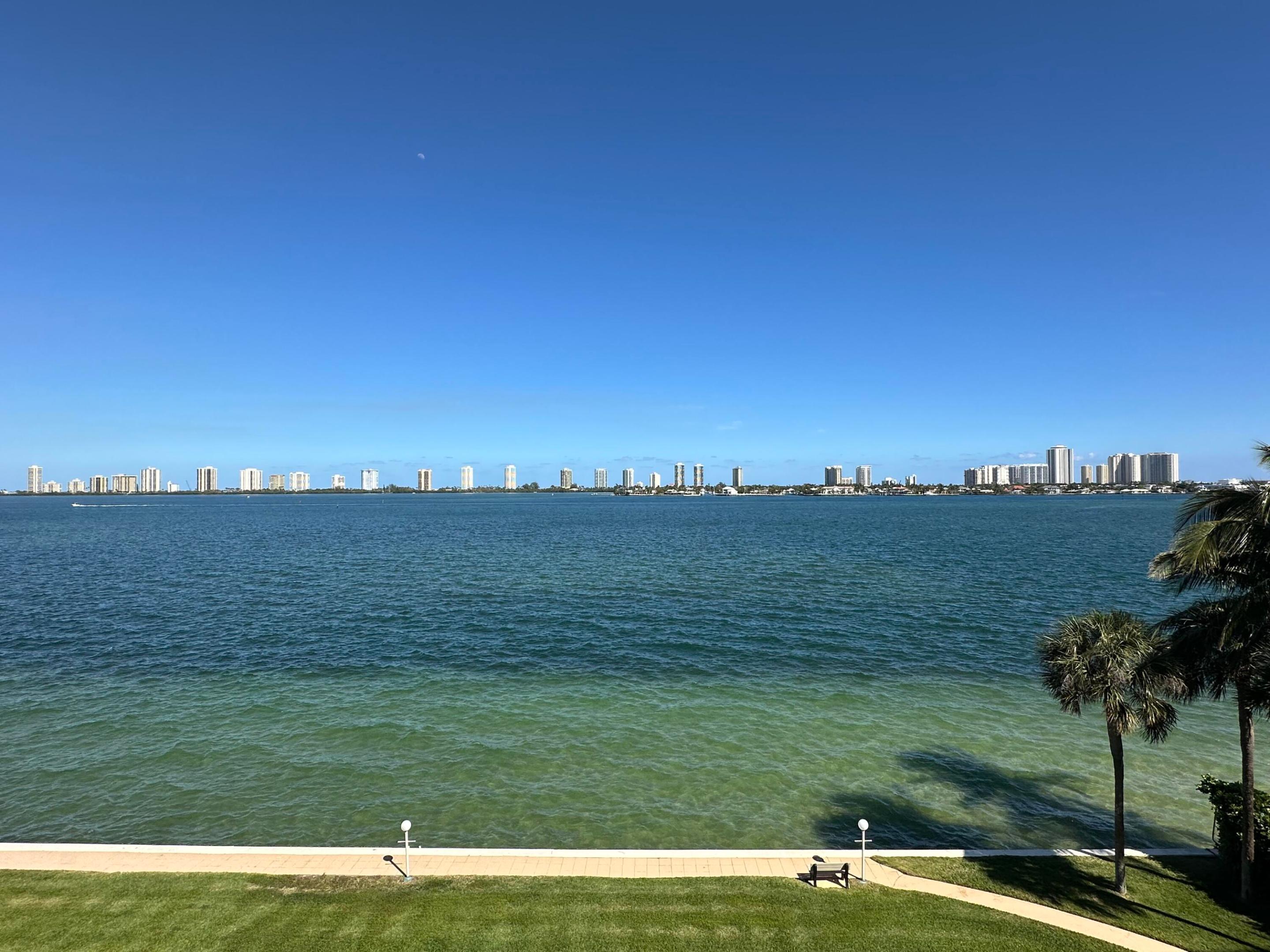 501 Lake Shr #505 West Palm Beach, FL 33403