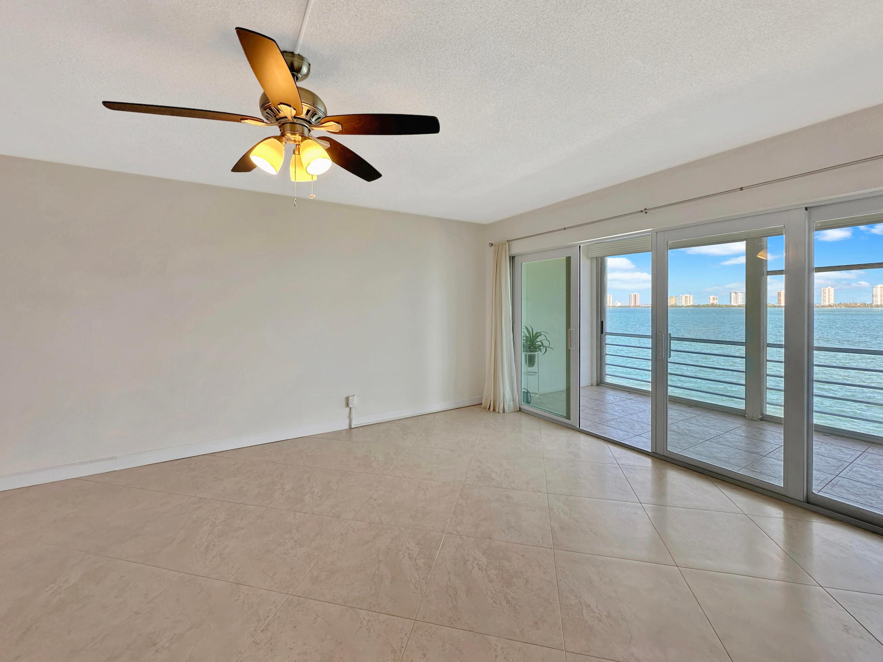 501 Lake Shr #505 West Palm Beach, FL 33403