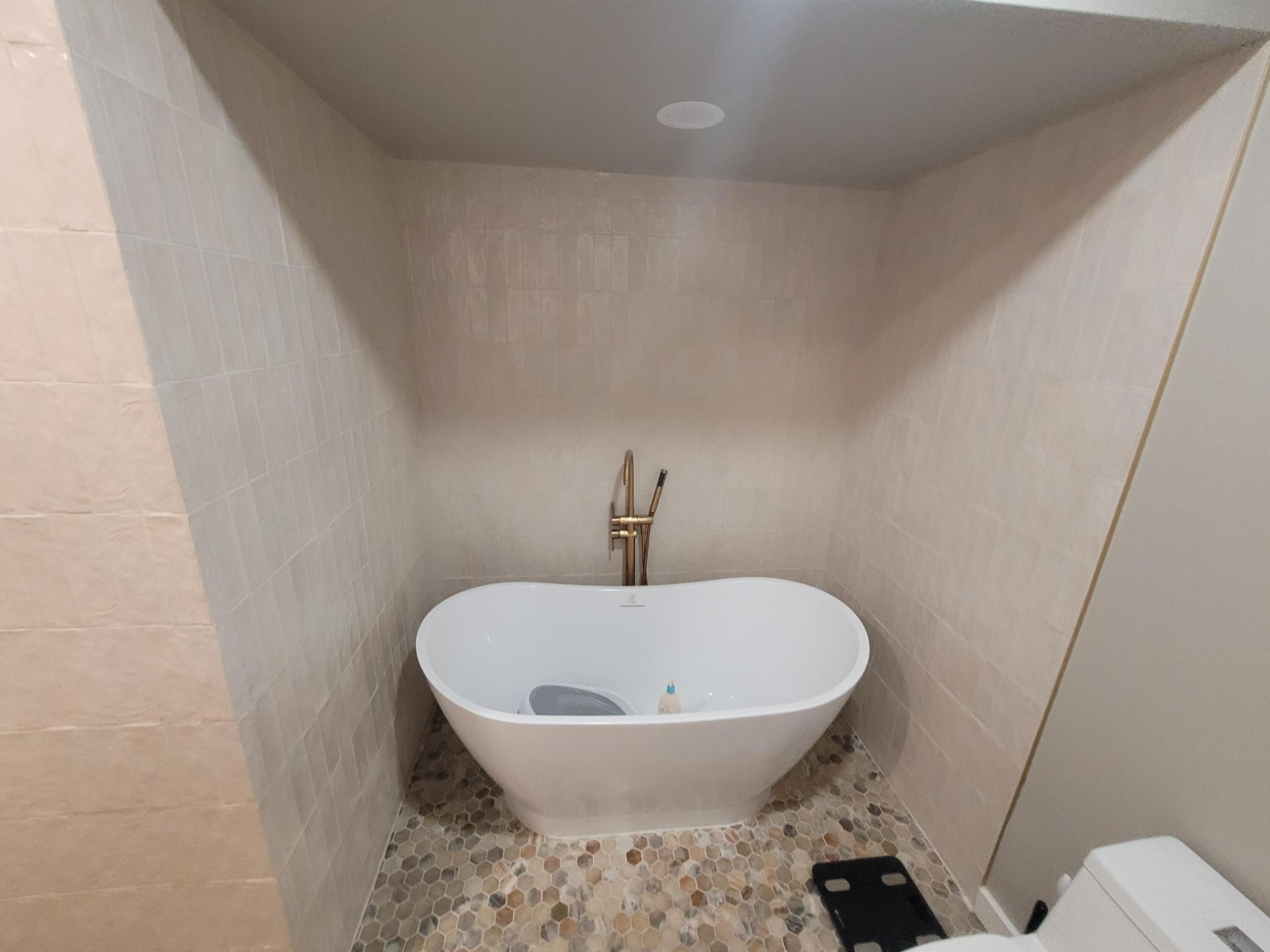 9651 SW 9th Pembroke Pines, FL 33025