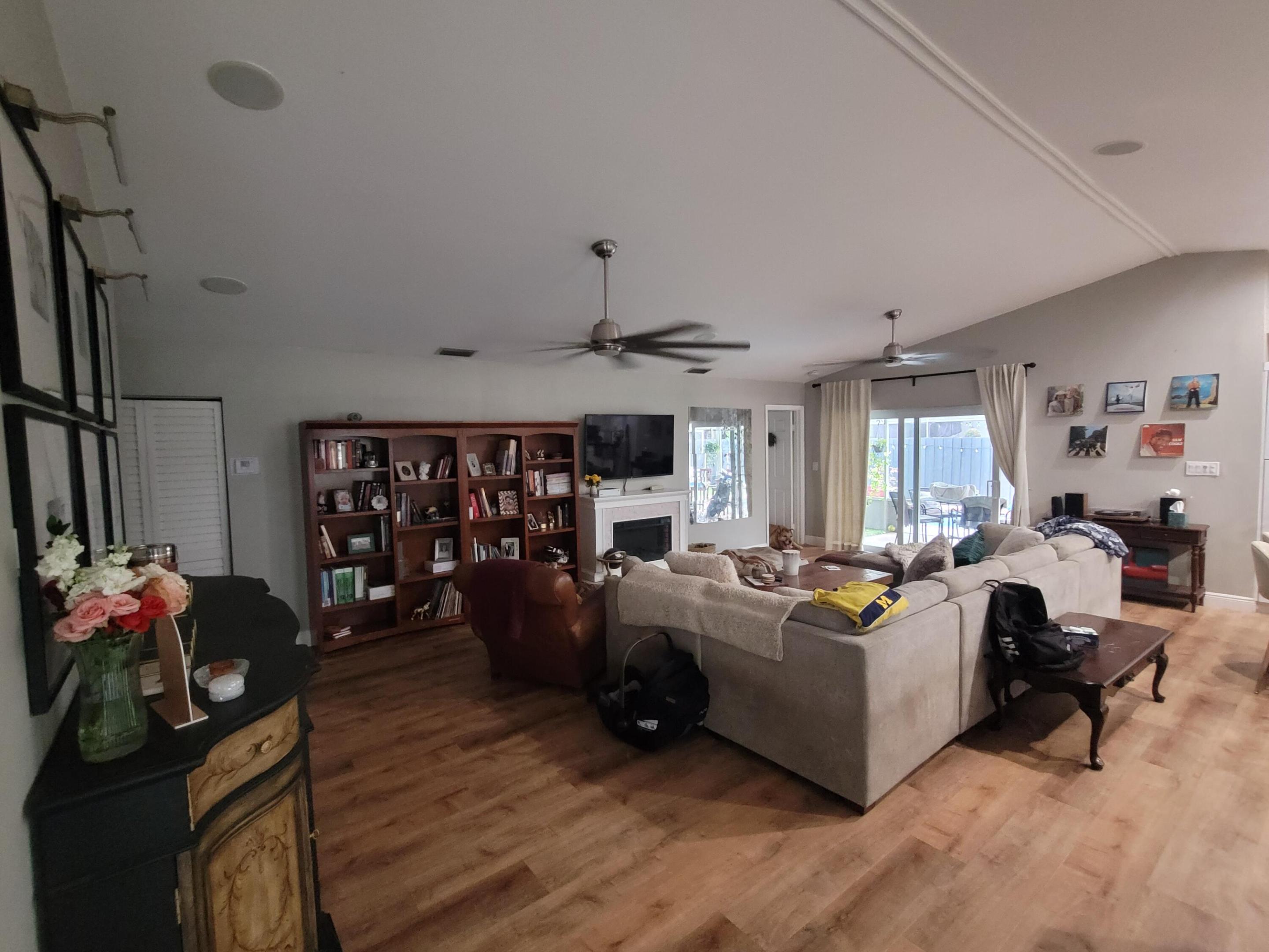 9651 SW 9th Pembroke Pines, FL 33025