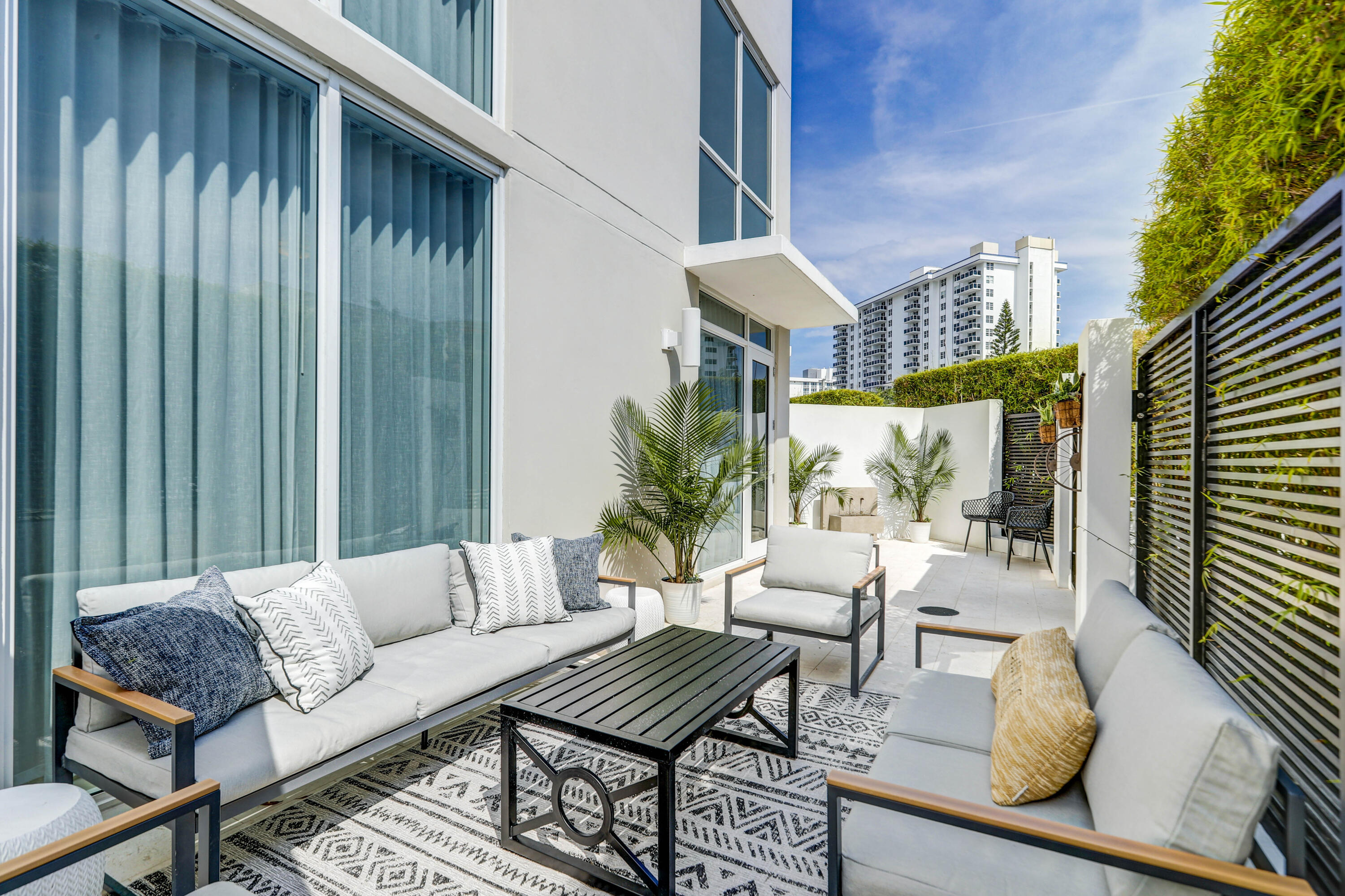 401 N Birch #Th3 Fort Lauderdale, FL 33304