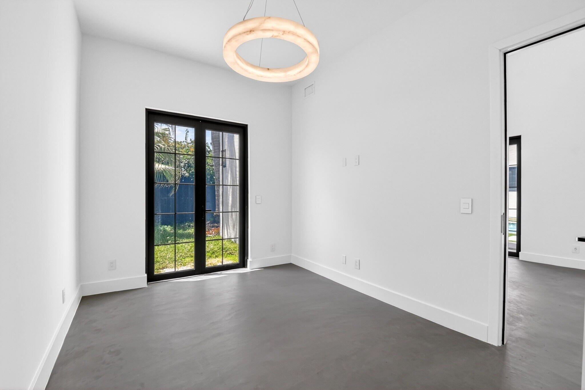 312 Plymouth West Palm Beach, FL 33405