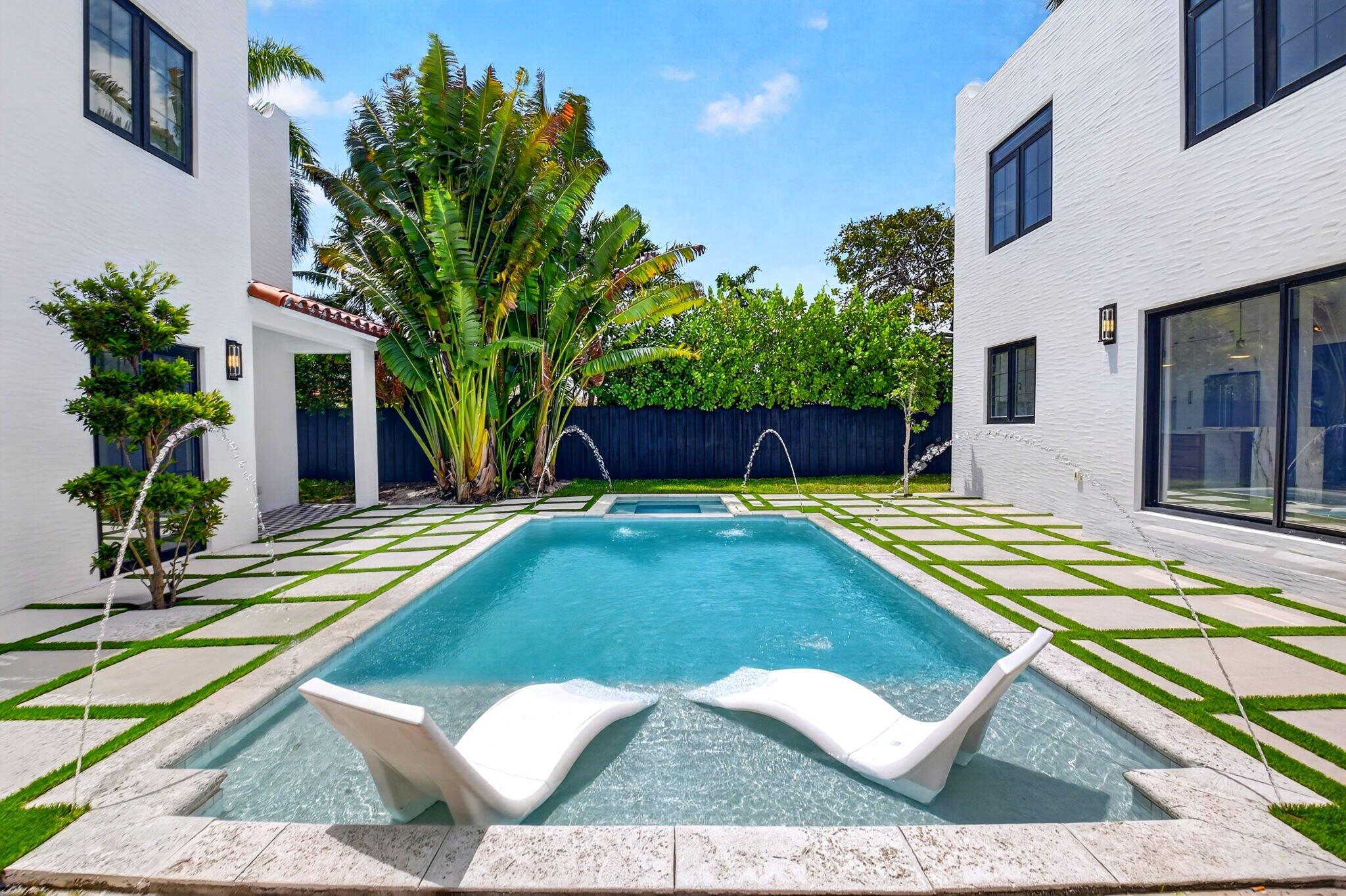 312 Plymouth West Palm Beach, FL 33405