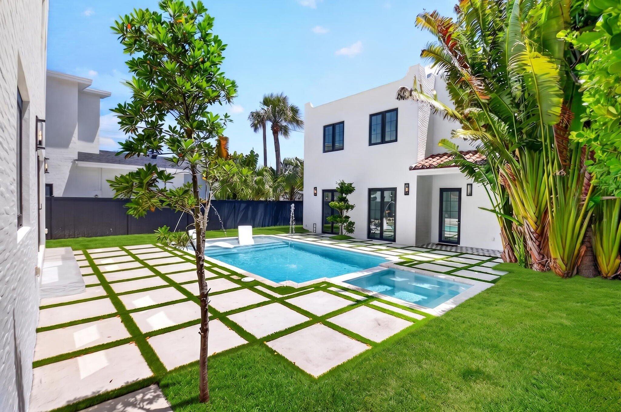 312 Plymouth West Palm Beach, FL 33405