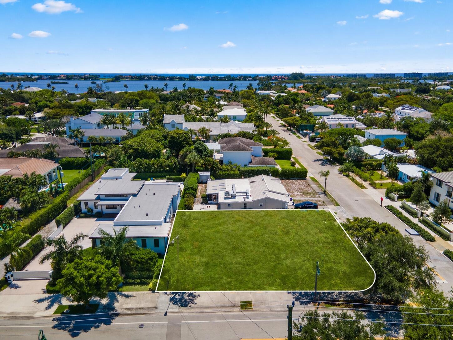 291 Summa West Palm Beach, FL 33405