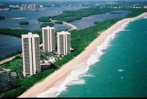 5550 N Ocean #3c Riviera Beach, FL 33404
